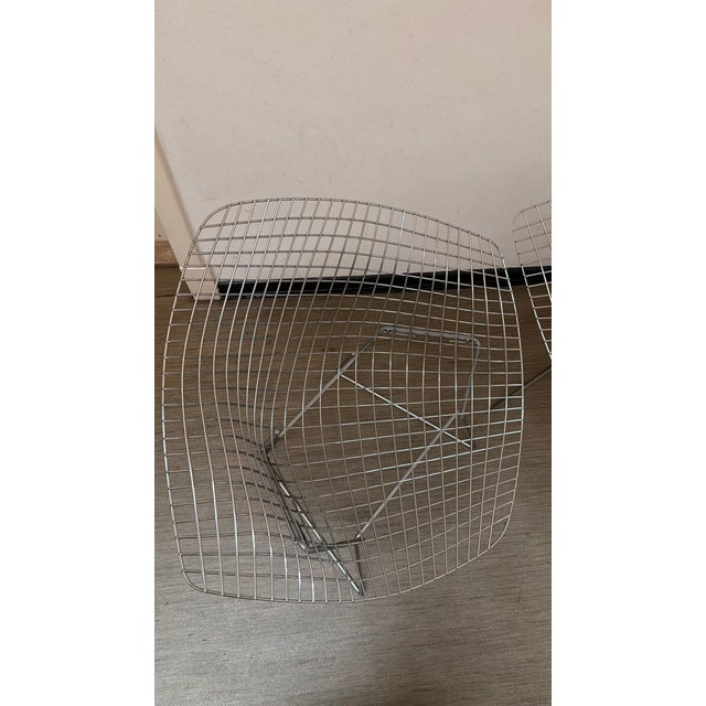 Wire 421 and 422 Diamond Chairs in Silver and Blue by Harry Bertoia for Knoll, 1970s, Set of 2 For Sale - Image 17 of 18