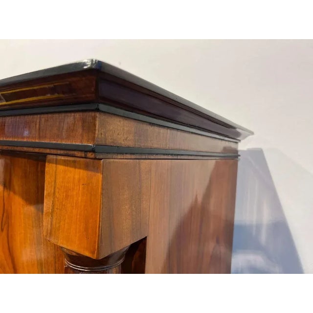 Biedermeier Armoire, Walnut Veneer, Full Columns, Austria/Vienna around 1825 For Sale - Image 11 of 18