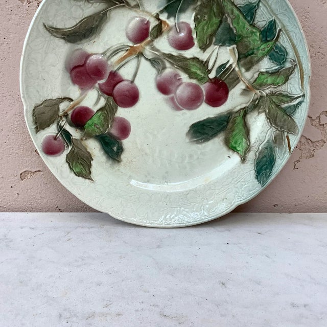 Majolica cherries plate Keller & Guerin Saint Clément, circa 1900.