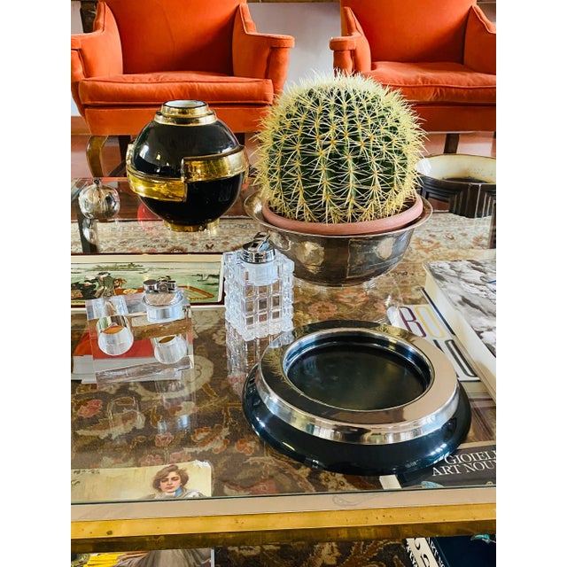 Clear Lucite table lighter, Italian manufacture 1970s H 13 x 7 x 7 cm Conditions: excellent consistent with age and use....