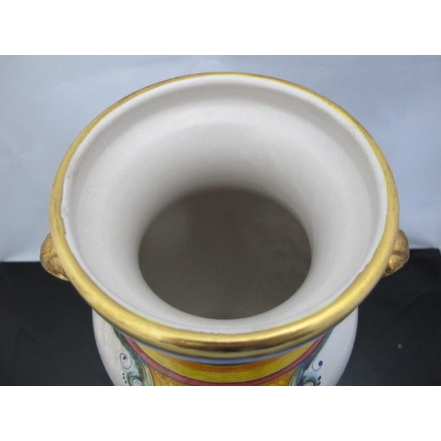 Blue Gialletti Deruta Italian Majolica Pottery Brightly Hand Painted & Gold Urn Vase For Sale - Image 8 of 12