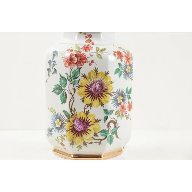 English 1970s Ceramic Ginger Jar Table Lamp With Floral Design For Sale - Image 3 of 6