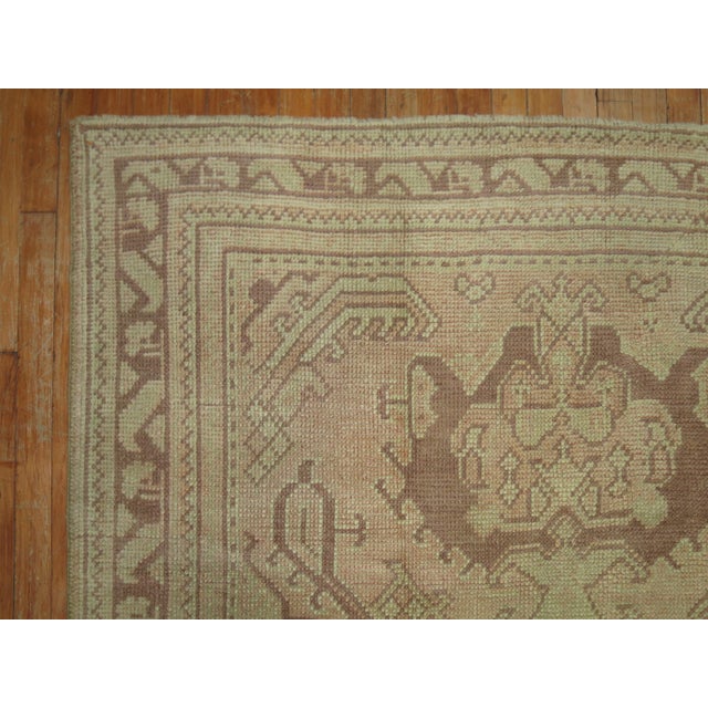 Neutral Antique Turkish Oushak Foyer Rug For Sale - Image 13 of 18