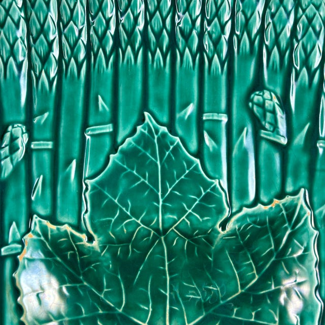 Saint Amand Et Hamage Green French Faïence Asparagus Plate, 1930s For Sale - Image 4 of 13