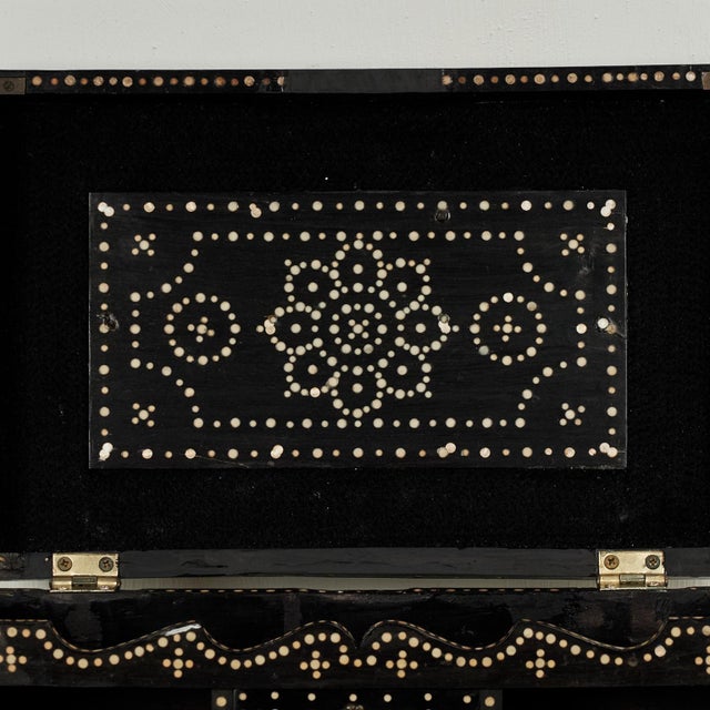 Brown Antique Anglo Indian Quill Box For Sale - Image 8 of 11