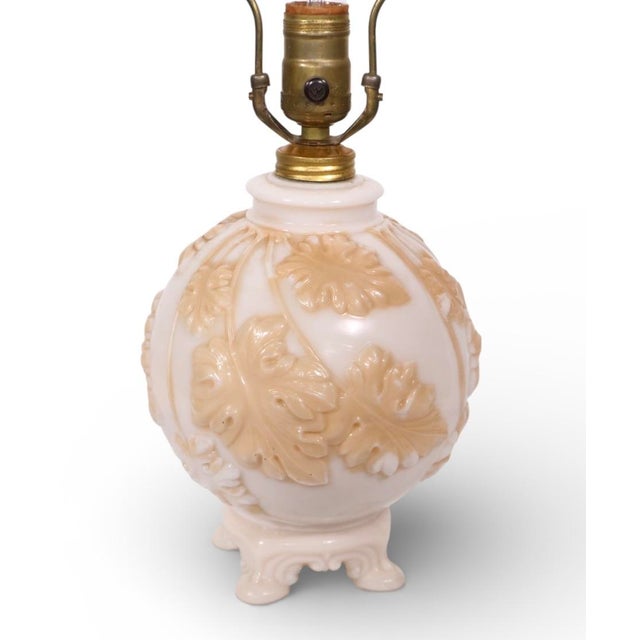 Mid 20th Century Ivory Alladin Alacite Art Deco Table Lamp For Sale - Image 4 of 10