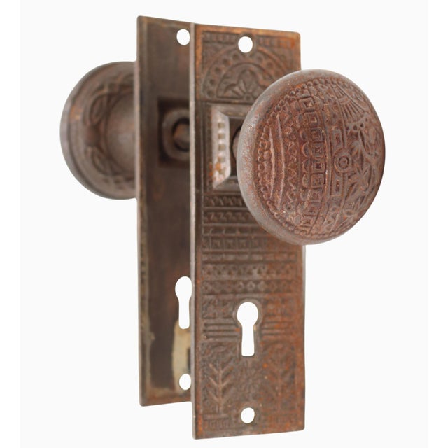 This Vernacular passage cast iron door knob set was made by Trenton in the 1887 catalog. It is part of the Trenton...