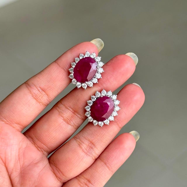 Art Deco Vintage 14k White Gold Ruby 18.91ct & Diamond 2.3ct Stud Earrings- A Pair For Sale - Image 3 of 15