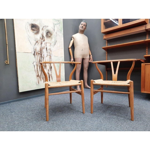 Mid-Century Modern Wishbone Chairs by Hans Wegner for Carl Hansen & Son, 1960s, Set of 2 For Sale - Image 3 of 16