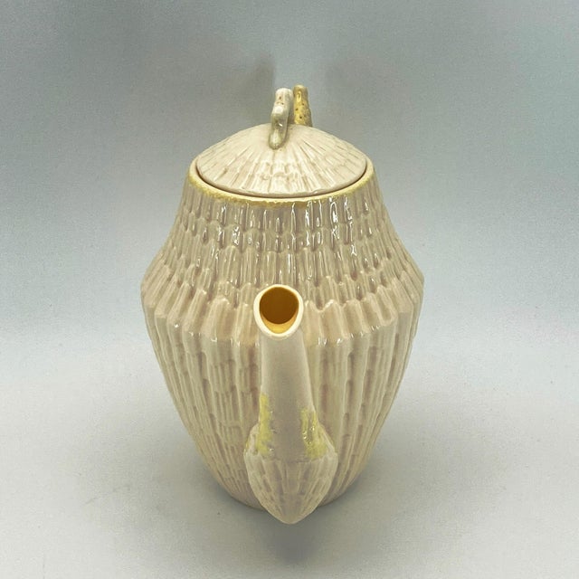 Cream Vintage Coastal Belleek Ireland Limpet Yellow Coffee Pot With Lid 5th Mark: 1955-1965 For Sale - Image 8 of 18