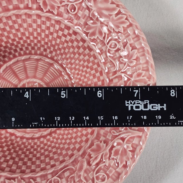 1990s Vintage Bordallo Pinheiro Majolica Basketweave Leaves Pink Salad Bowls-Set of 4 For Sale - Image 5 of 6