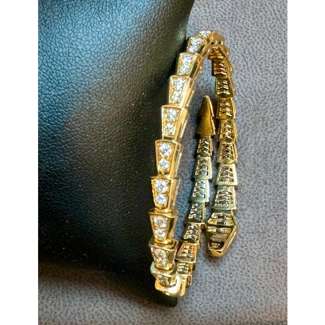 18k Yellow Gold 3 Ct Pave Diamond Serpenti Viper Slim Bracelet Size medium For Sale - Image 13 of 18