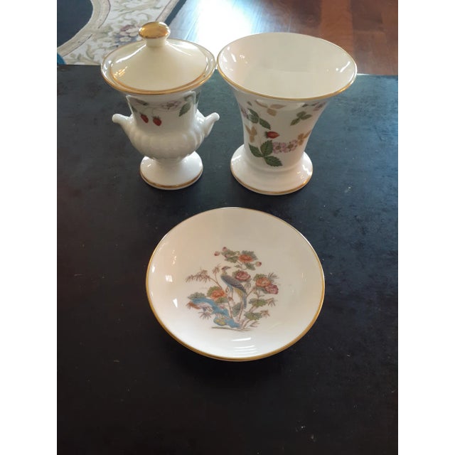 Ceramic 1960s Wedgwood Bone China 3 Piece Vanity Set, Made in England For Sale - Image 7 of 7