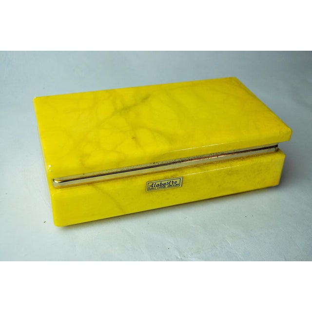 Hollywood Regency Yellow Alabaster Box, Spain, 1970s For Sale - Image 3 of 8