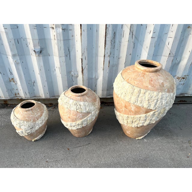 Set of Three Large Postmodern Tasselated Mactan Stone Floor Vases. Circa 1980s For Sale - Image 4 of 18