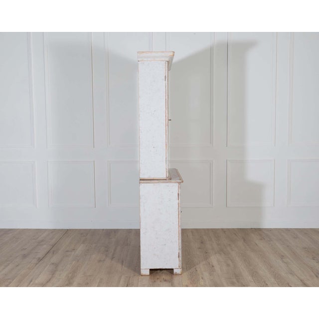 Gustavian (Swedish) Swedish Late 19th Century Painted Bookcase with Glass Doors For Sale - Image 3 of 8