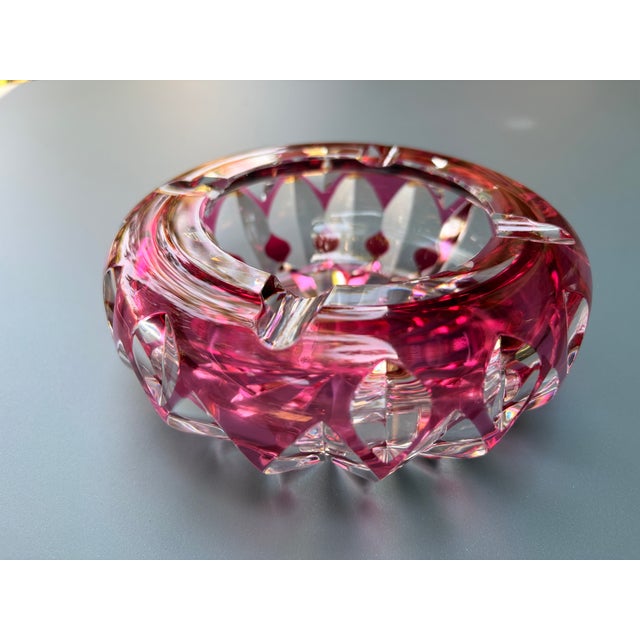 1960s Faceted Crystal Ashtray from Val Saint Lambert, 1960s For Sale - Image 5 of 5