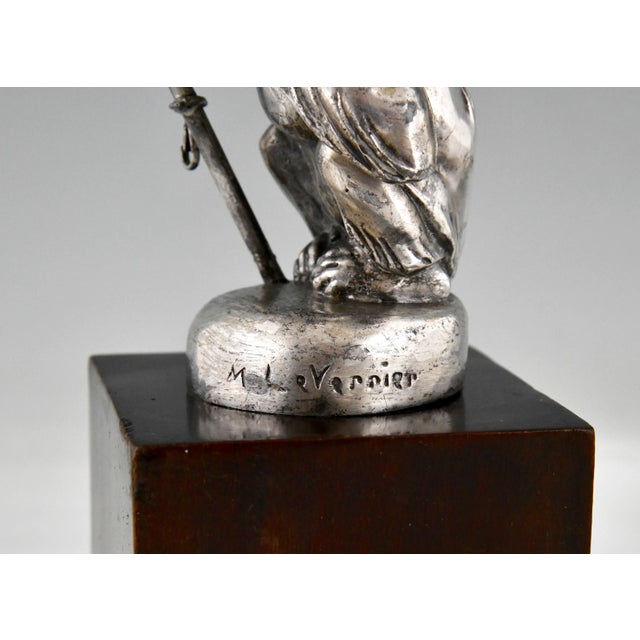 Art Deco Boubou Porte Drapeau Monkey Car Mascot with Flag Pole by Max Le Verrier, 1920s For Sale - Image 11 of 12