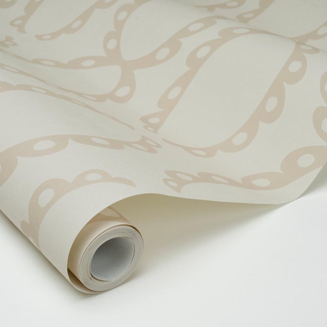 Schumacher Sample - Schumacher The Saints Wallcovering In Warm White For Sale - Image 4 of 6