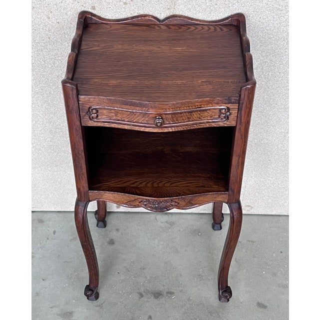 Early 20th Century 20th Pair of Dark Walnut Nightstands Tables with Drawer and Open Shelf For Sale - Image 17 of 18