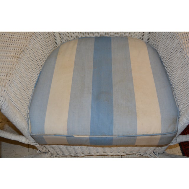 1980s Vintage White Wicker Oversized Fan Back / Cobra Patio Arm Chair With Blue Stripe Cushion For Sale - Image 5 of 12