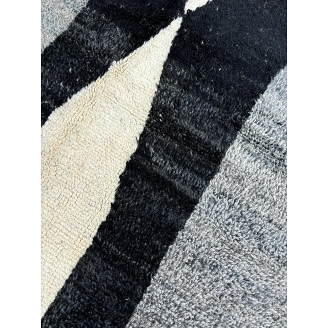 Moroccan Berber Beni Ourain Rug For Sale - Image 15 of 18