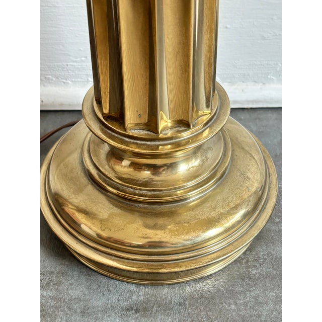 American 1970's Stiffel Brass Fluted Column Table Lamp For Sale - Image 3 of 11