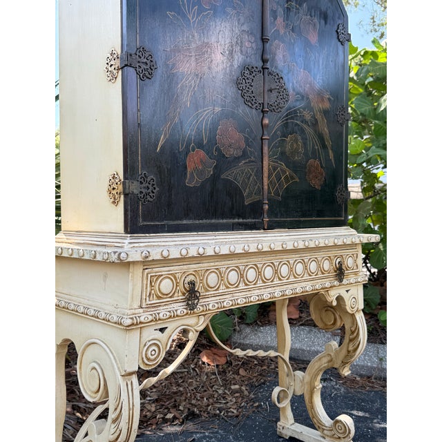 Chinoiserie 1920s Chinoiserie Black Lacquer & Gilt Cabinet on Painted Carved Stand For Sale - Image 3 of 7