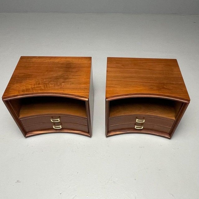 1960s Paul Frankl, Mid-Century Modern, Concave Nightstands, Walnut, Brass, Usa 1950s For Sale - Image 5 of 8