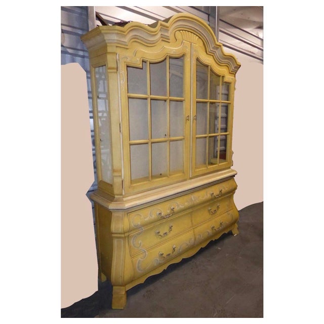 French Provincial Drexel French Country Yellow China Cabinet For Sale - Image 3 of 10
