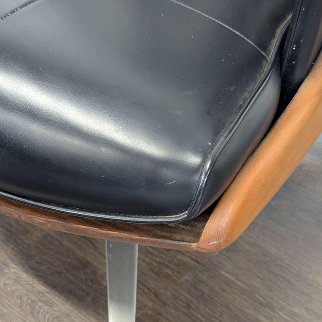 Vintage Heywood-Wakefield Mid Century Modern Black Leather Lounge Chair & Ottoman For Sale - Image 16 of 18