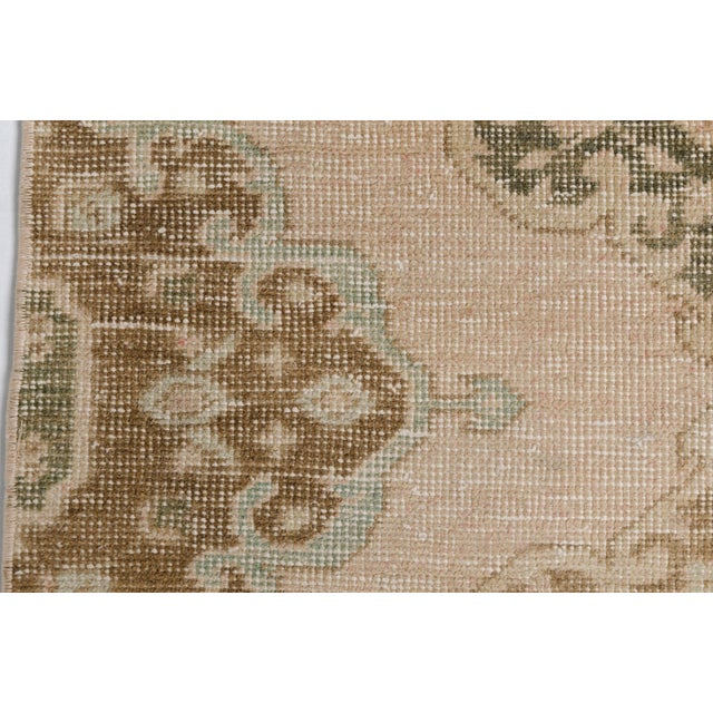 1960s Neutral Corridor Rug For Sale - Image 6 of 9