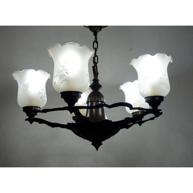 1920s Antique French Brass and Glass Chandelier from Unbekannt, 1920s For Sale - Image 5 of 10