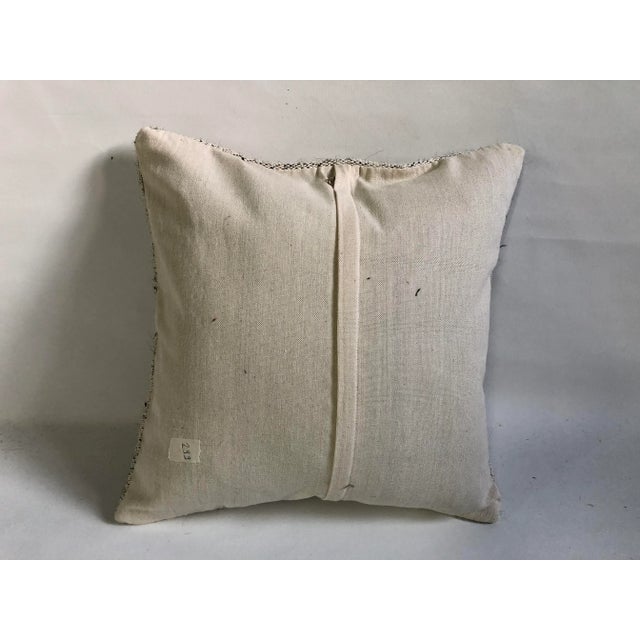 1960s Vintage Turkish Handmade White Kilim Pillow For Sale - Image 5 of 6