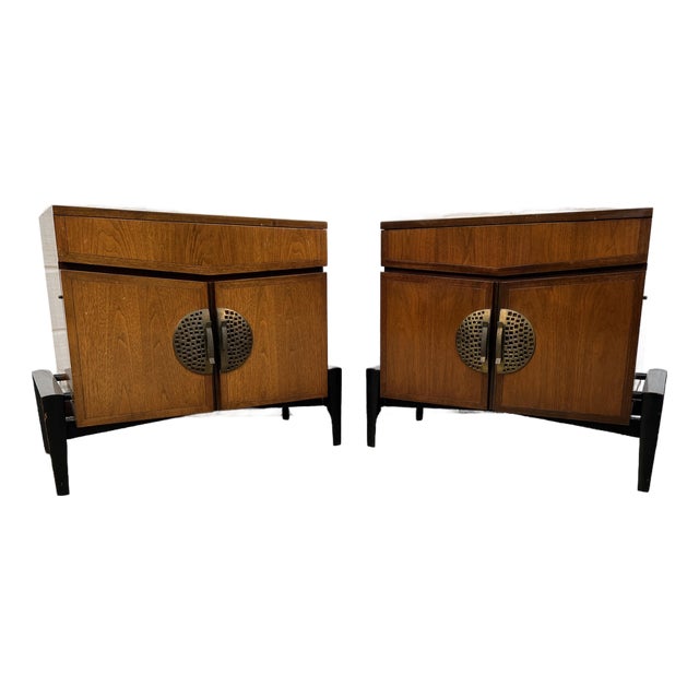 Mid 20th Century Pair of Helen Hobey Walnut Nightstands by Baker Furniture, Attributed For Sale