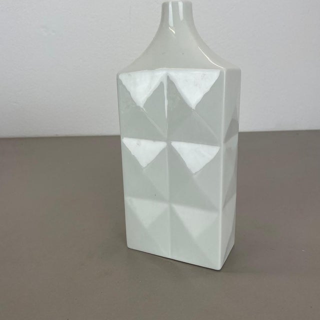 Large Modernist Op Art Vase by Peter Müller for Sgrafo Modern, Germany, 1960s For Sale - Image 17 of 18