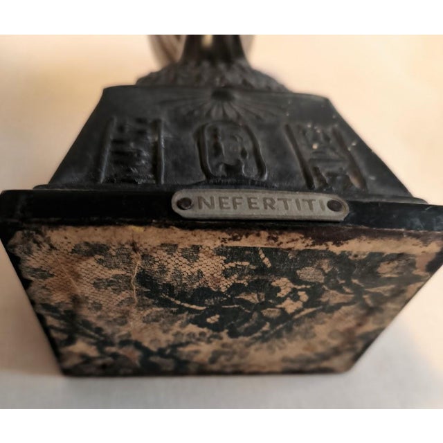 Brown Statue of Queen Nefertiti, 1930s For Sale - Image 8 of 9