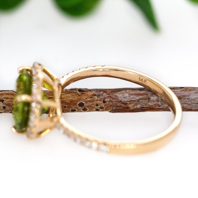 Metal Oval 10x8mm Arizona Green Peridot Ring in 14k Solid Gold W Earth Mined Diamonds, Size 6.75 For Sale - Image 7 of 7