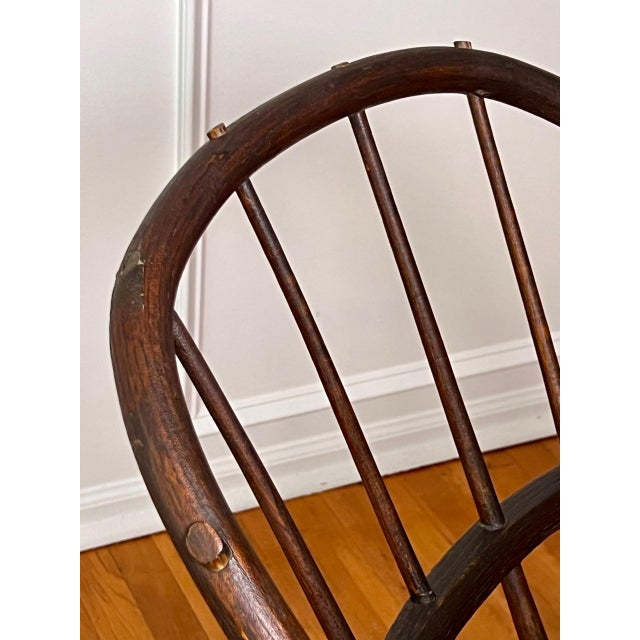 Pair of Early 20th Century Sack Back Windsor Armchairs in a Dark Finish For Sale - Image 10 of 18