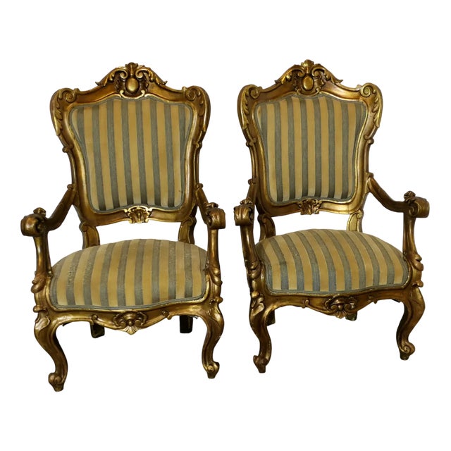 Set of Large Italian Carved Giltwood Armchairs For Sale