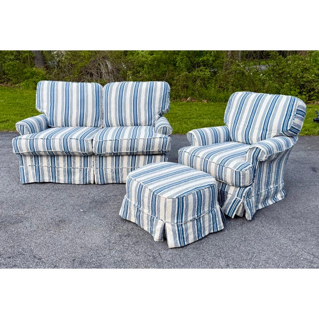 Traditional Country Coastal Cottage Style Slipcovered Loveseat, Chair and Ottoman Set by Lillian August Couture / Lee Industries For Sale - Image 3 of 12