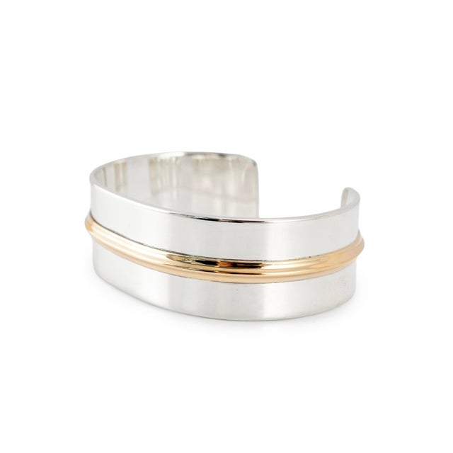 Modern James Avery 14k Yellow Gold 925 Silver Sleek Central Gold Cuff Bangle Bracelet For Sale - Image 3 of 8