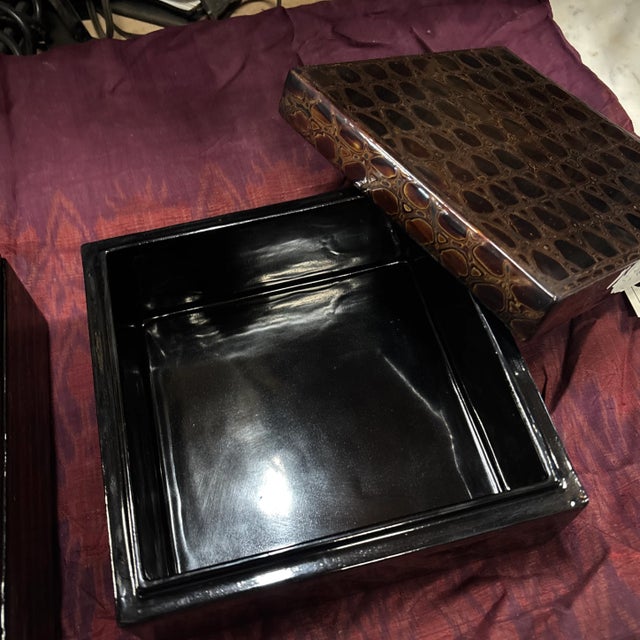 Contemporary Honeycomb Pattern Lacquer Box 9x9x3.5" For Sale - Image 3 of 11