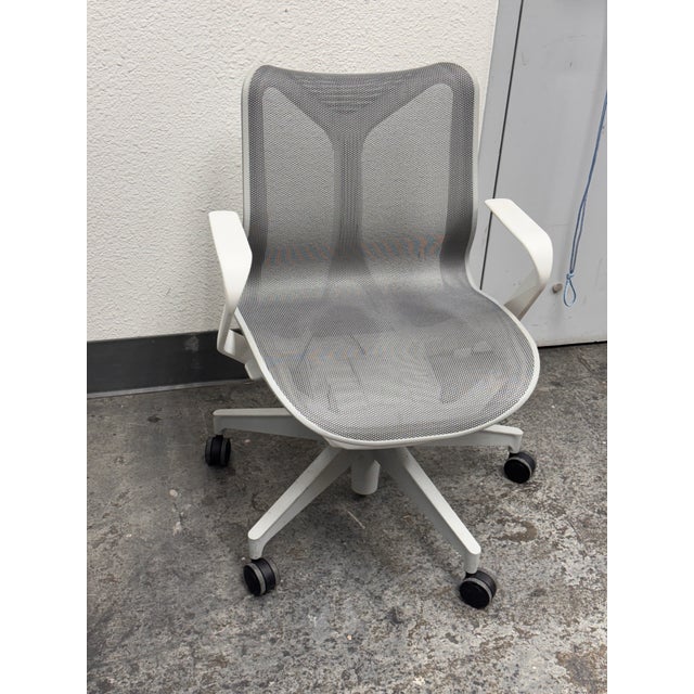 Modern Studio 7.5 for Herman Miller Cosm Office Chair For Sale - Image 3 of 12