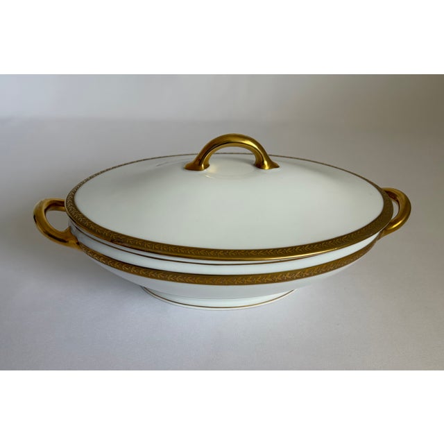 1920s Royal Bayreuth Gold-Encrusted Porcelain Dinner Service for Six For Sale - Image 9 of 16