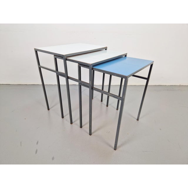 1960s Vintage Mimi Nesting Tables in Metal and Teak by Formica, 1960s, Set of 3 For Sale - Image 5 of 11