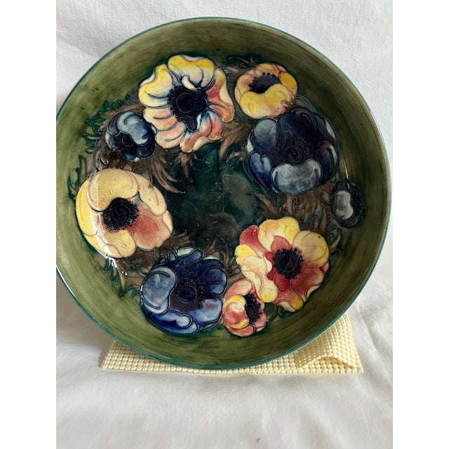 English Mid 20th Century Moorcroft Bowl For Sale - Image 3 of 8