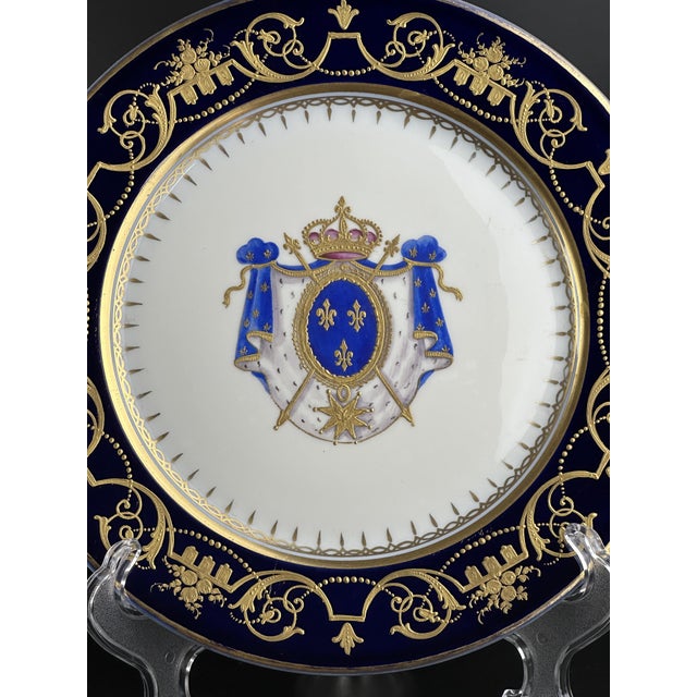 Royal Fleur-de-Lis Armorial Sevres-Style Plate, 19th Century For Sale - Image 5 of 11