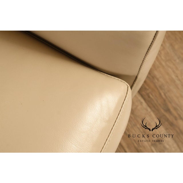 Hancock & Moore Pair of Leather Milo Power Recliners For Sale In Philadelphia - Image 6 of 18