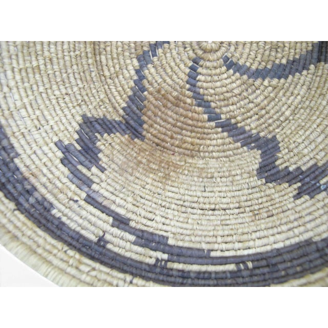Apache Native American Whirling Bolt Zig Zag Coiled Basket Bowl 8 1/2" For Sale In Portland, OR - Image 6 of 9